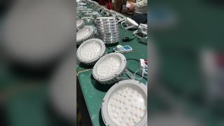 مشاهده IP65 چراغ ضد انفجار LED ضد انفجار 50W-300W برای مکان های خطرناک