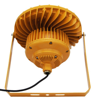 چراغ روشنایی محوطه ای ضد انفجار 240 وات 80Ra، نصب شده روی پاراپت، برای مکان های خطرناک