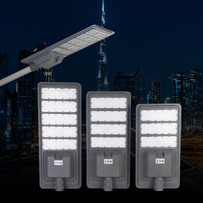 لامپ جاده ای Streetlight یکپارچه 400w 600w 800w در فضای باز همه در یک LED نور خورشیدی