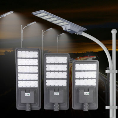 لامپ جاده ای Streetlight یکپارچه 400w 600w 800w در فضای باز همه در یک LED نور خورشیدی