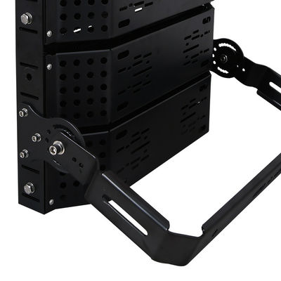 چراغ سیل نورافکن LED ضدآب IP66 با طول عمر 50000 ساعت و زاویه قابل تنظیم 216 درجه برای استادیوم ها و کاربردهای دکل های بلند
